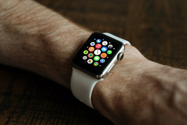 Read more about the article Best Wearable Wellness Devices: Top Picks for Monitoring Health and Enhancing Well-Being in 2024